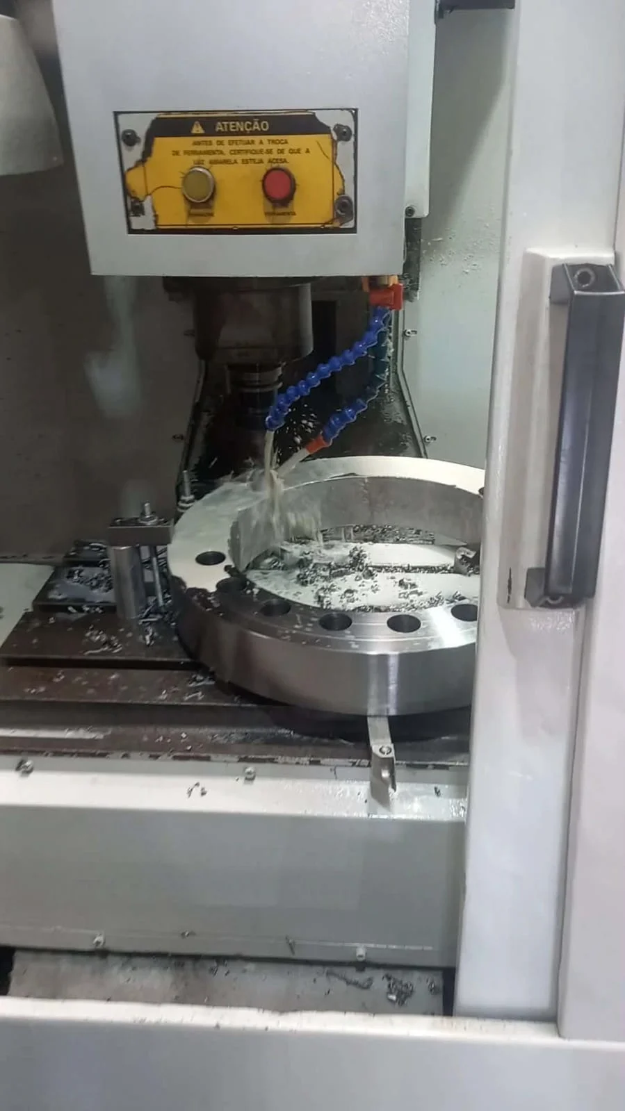 Centro de usinagem CNC
